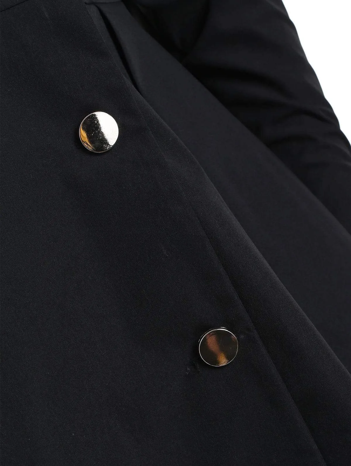 Black Widow's Thin Coat