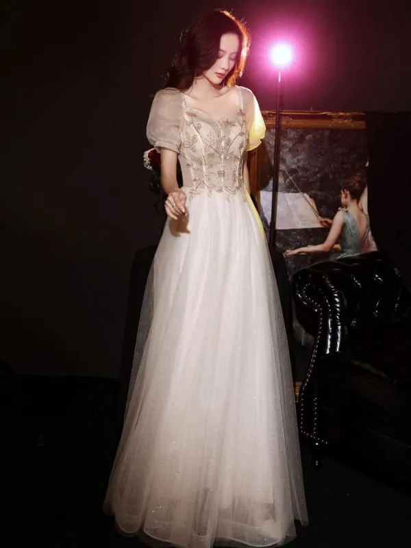 Champagne Evening Dress A-Line Sweetheart Neck Short Sleeves Lace-Up Applique Floor-Length Lace Formal Dinner Dresses