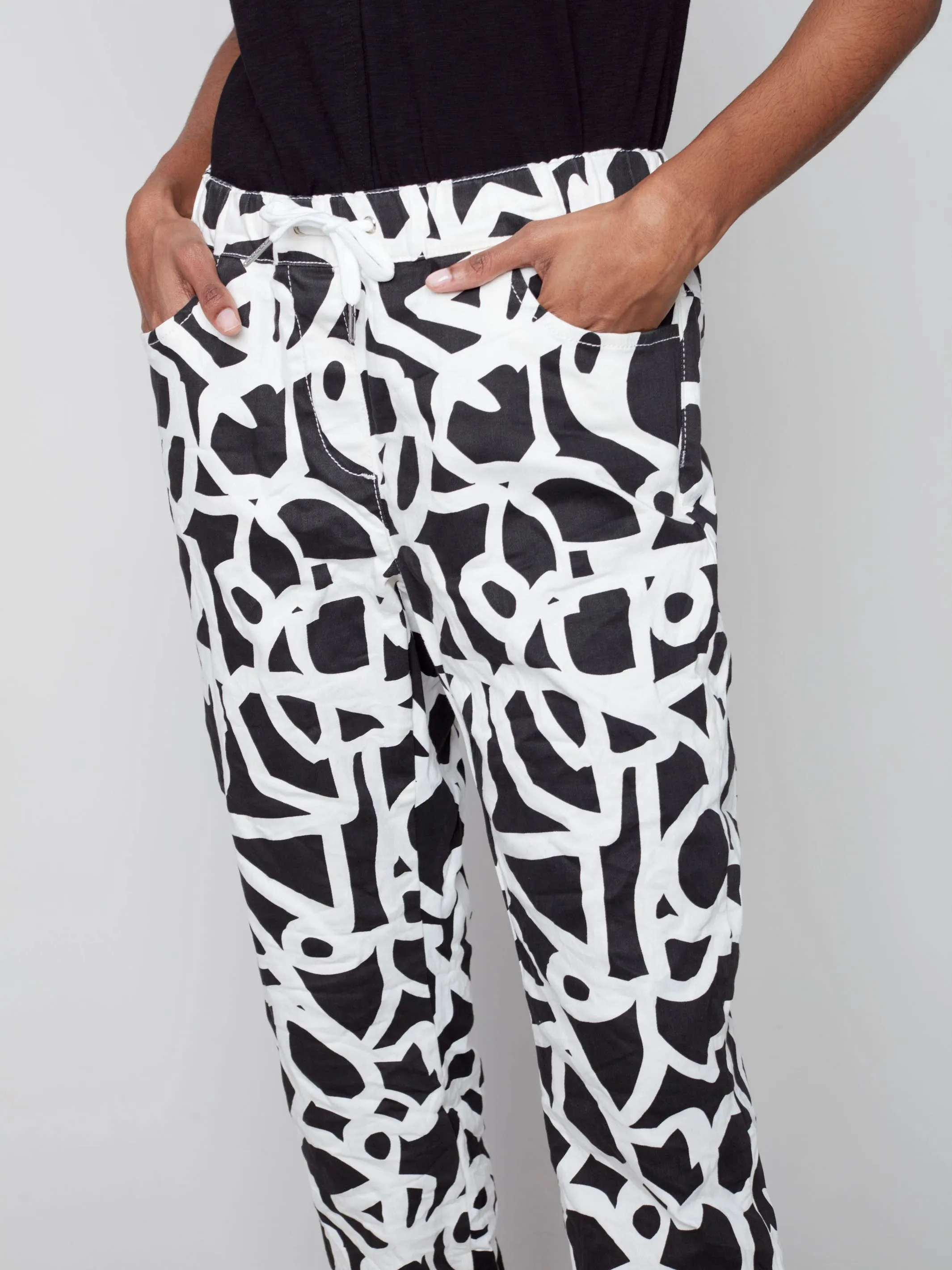 Printed Crinkle Jogger Pants - Black/Cream